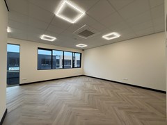 Bedrijfsruimte-Te-Huur-Amsterdam-Jarmuiden-29-C-Huren-Next-Step-Bedrijfsmakelaars- (1).JPEG