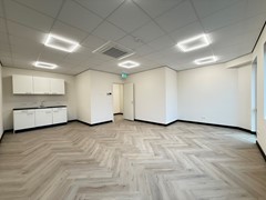 Bedrijfsruimte-Te-Huur-Amsterdam-Jarmuiden-29-C-Huren-Next-Step-Bedrijfsmakelaars- (3).JPEG