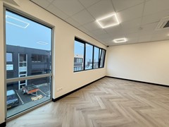 Bedrijfsruimte-Te-Huur-Amsterdam-Jarmuiden-29-C-Huren-Next-Step-Bedrijfsmakelaars- (4).JPEG