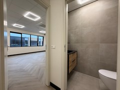 Bedrijfsruimte-Te-Huur-Amsterdam-Jarmuiden-29-C-Huren-Next-Step-Bedrijfsmakelaars- (28).JPEG