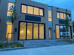 Bolstoen-13-a+b-Te-Huur-Bedrijfsruimte-Amsterdam-Next-Step-Bedrijfsmakelaars-Huren (3).jpeg