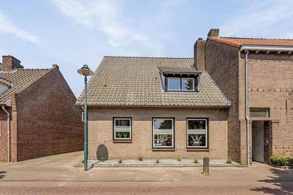 Verkocht onder voorbehoud: Heuvelstraat 28, 5131AP Alphen