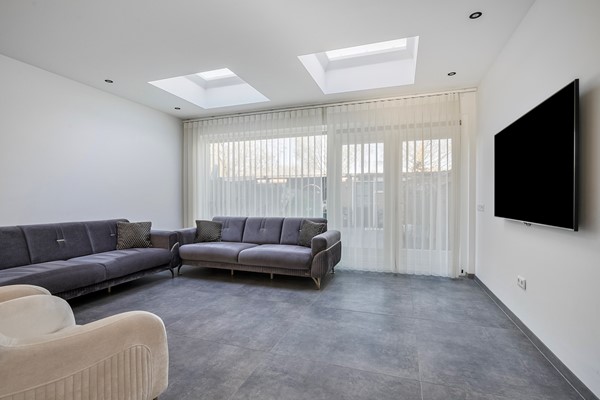 Medium property photo - Van Oosterzeestraat 27, 5012 KN Tilburg