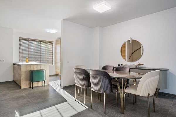 Medium property photo - Van Oosterzeestraat 27, 5012 KN Tilburg
