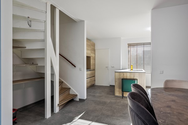 Medium property photo - Van Oosterzeestraat 27, 5012 KN Tilburg