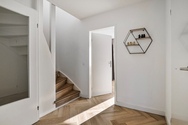 Medium property photo - Van Oosterzeestraat 27, 5012 KN Tilburg