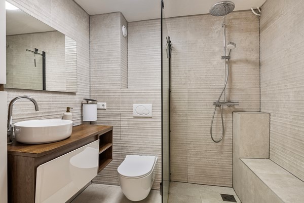Medium property photo - Van Oosterzeestraat 27, 5012 KN Tilburg