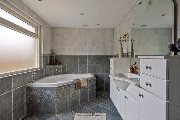 Medium property photo - Hagelkruisplein 27, 5038 ME Tilburg