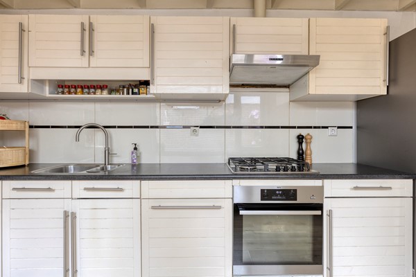 Medium property photo - Kardinaal Vaughanstraat 30, 5046 DR Tilburg