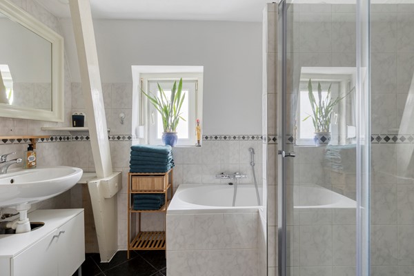 Medium property photo - Kardinaal Vaughanstraat 30, 5046 DR Tilburg