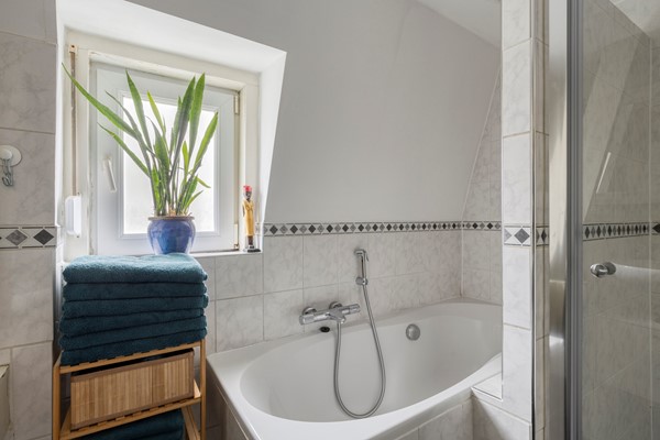 Medium property photo - Kardinaal Vaughanstraat 30, 5046 DR Tilburg