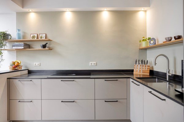 Medium property photo - Jan Pieterszoon Coenstraat 14, 5018 CS Tilburg
