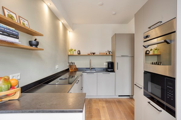 Medium property photo - Jan Pieterszoon Coenstraat 14, 5018 CS Tilburg