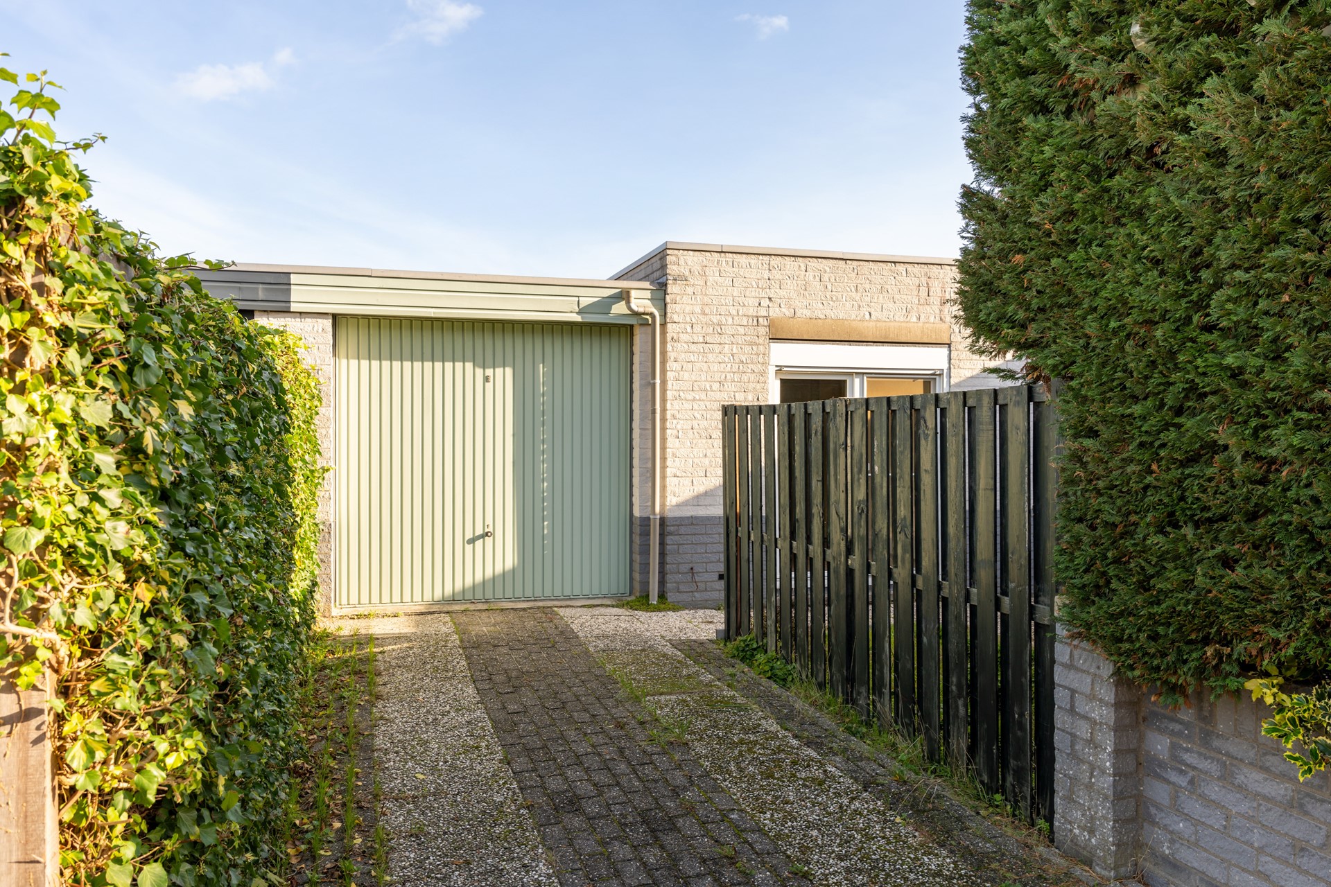 Tussenwoning te koop: Hendrik Andriessenlaan 15, Oegstgeest