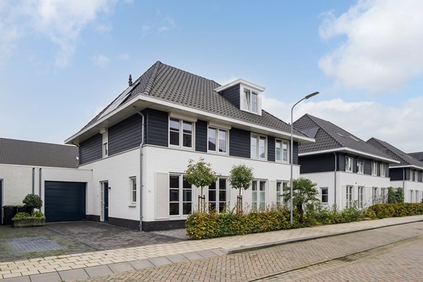 Onder bod: Luxe wonen in dit zo goed als nieuw huis !  