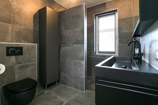 Verkocht: instapklaar 3/1 kapwoning met garage 