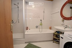 11 AUR1418 Bathroom web