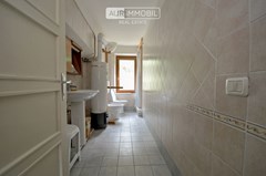 15 AUR1449 Bathroom web