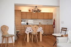 6 AUR1556 Kitchenette web