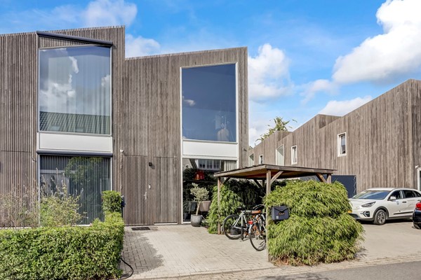 Te koop: Een duurzame hoekwoning in een sfeervolle omgeving