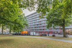 Sold subject to conditions: Burgemeester de Vlugtlaan 297, 1063 BN Amsterdam