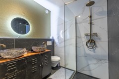 New for sale: Pyreneeën 5, 1060 NP Amsterdam
