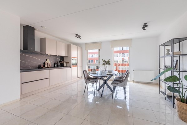 Medium property photo - Van Suchtelen van de Haarestraat 26D, 1068 GV Amsterdam