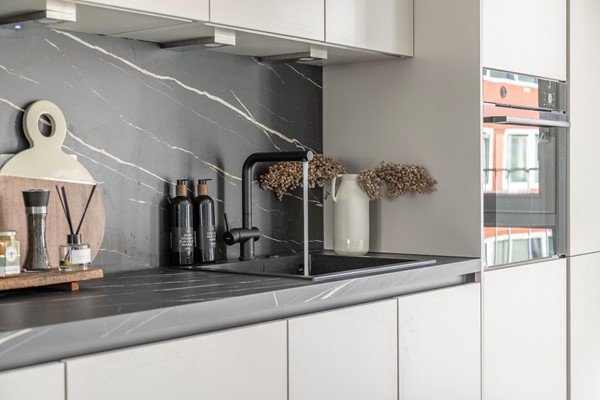 Medium property photo - Van Suchtelen van de Haarestraat 26D, 1068 GV Amsterdam