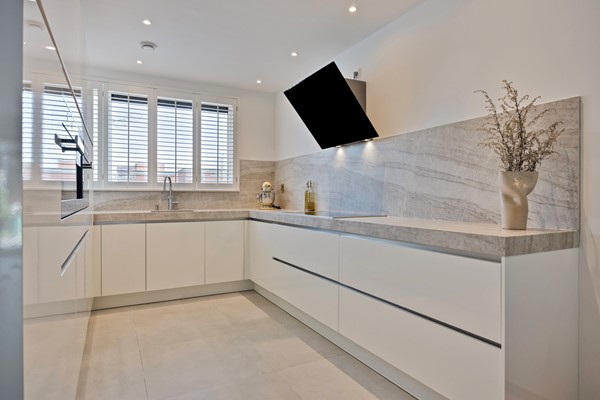 Medium property photo - Aalbersestraat 1B, 1067 GB Amsterdam