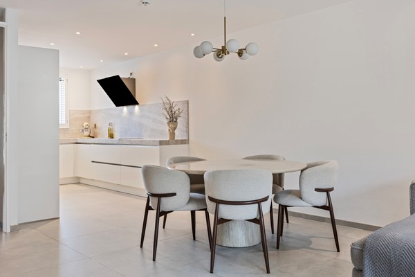 Medium property photo - Aalbersestraat 1B, 1067 GB Amsterdam