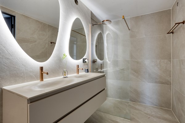 Medium property photo - Turnhoutplantsoen 156, 1066 NX Amsterdam