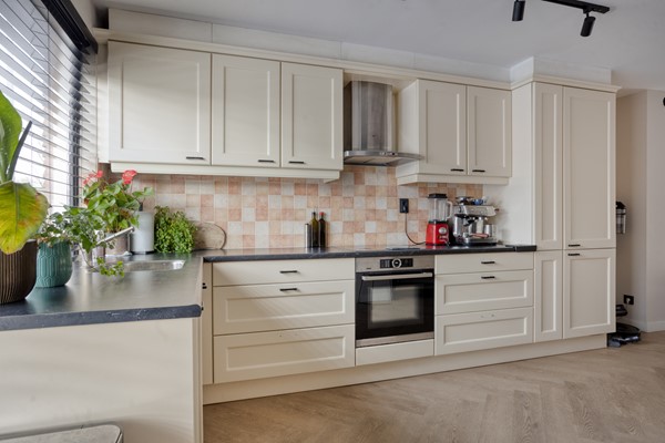 Medium property photo - Turnhoutplantsoen 156, 1066 NX Amsterdam