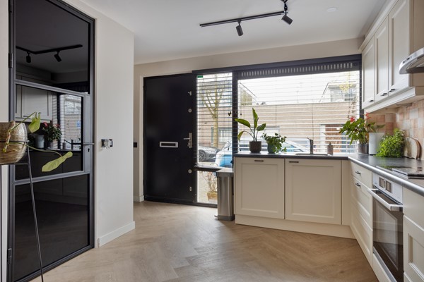 Medium property photo - Turnhoutplantsoen 156, 1066 NX Amsterdam