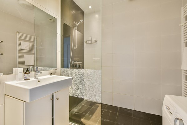 Medium property photo - Merwedestraat 13, 2515 TP Den Haag