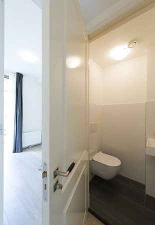Medium property photo - Van Spilbergenstraat 130-1, 1057 RN Amsterdam