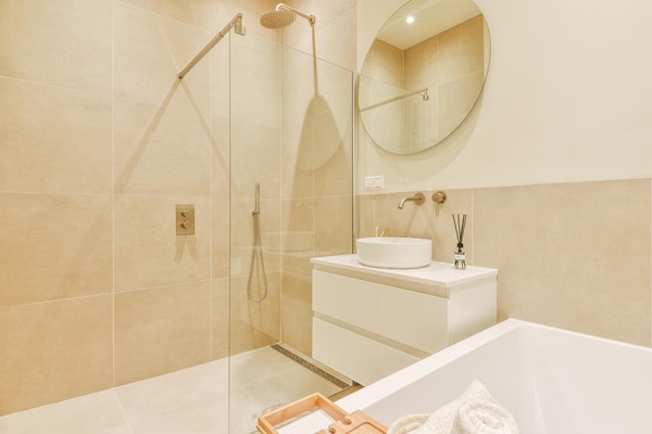 Medium property photo - Tweede van der Helststraat 11H, 1073 AE Amsterdam