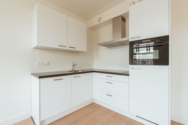 Medium property photo - Van Spilbergenstraat 114-3, 1057 RM Amsterdam