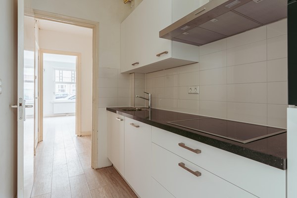 Medium property photo - Van Spilbergenstraat 144H, 1057 RP Amsterdam