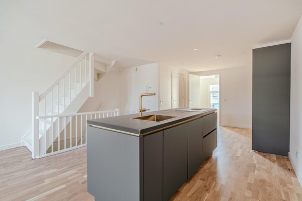Medium property photo - Kanaalstraat 29-4, 1054 WZ Amsterdam