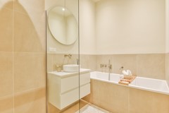 New for sale: Tweede van der Helststraat 11H, 1073 AE Amsterdam