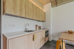 Onder bod: Burgemeester Hogguerstraat 1215, 1064 EK Amsterdam