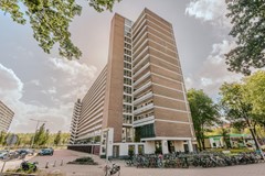 Onder bod: Burgemeester Hogguerstraat 1215, 1064 EK Amsterdam