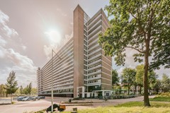 Onder bod: Burgemeester Hogguerstraat 1215, 1064 EK Amsterdam