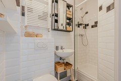 New for sale: Chasséstraat 18-2, 1057 JE Amsterdam