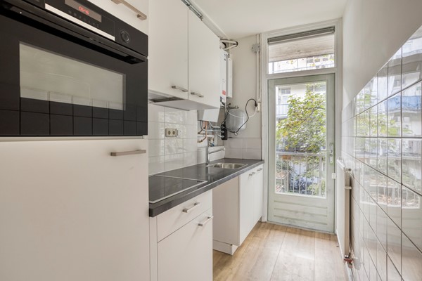 Medium property photo - Van Spilbergenstraat 152-1, 1057 RP Amsterdam