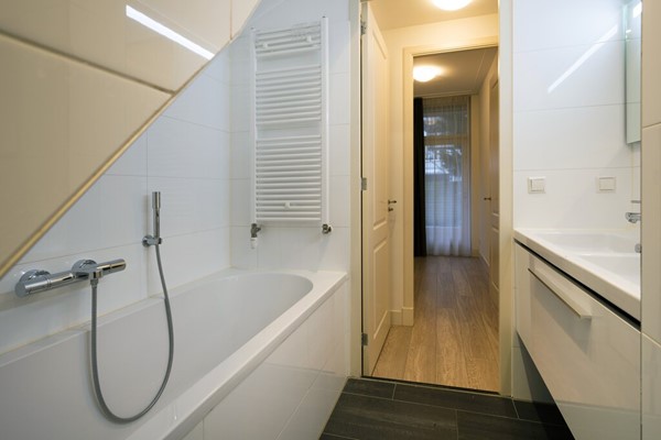 Medium property photo - Van Spilbergenstraat 120H, 1057 RN Amsterdam