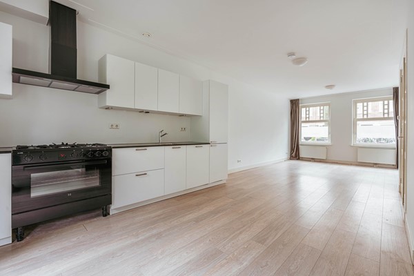 Medium property photo - Van Spilbergenstraat 156H, 1057 RP Amsterdam