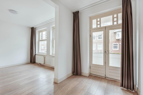 Medium property photo - Van Spilbergenstraat 156H, 1057 RP Amsterdam