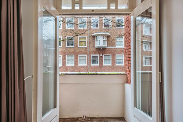 Medium property photo - Van Spilbergenstraat 156H, 1057 RP Amsterdam