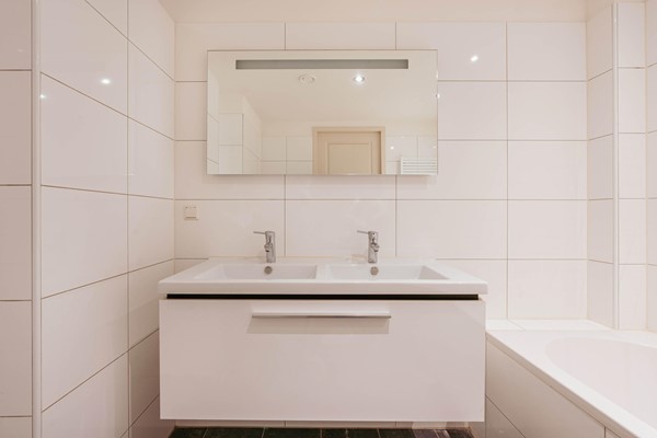 Medium property photo - Van Spilbergenstraat 156H, 1057 RP Amsterdam